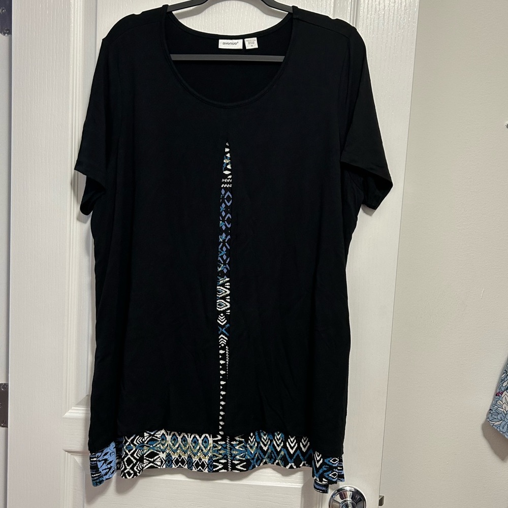 Avenue top, size 18